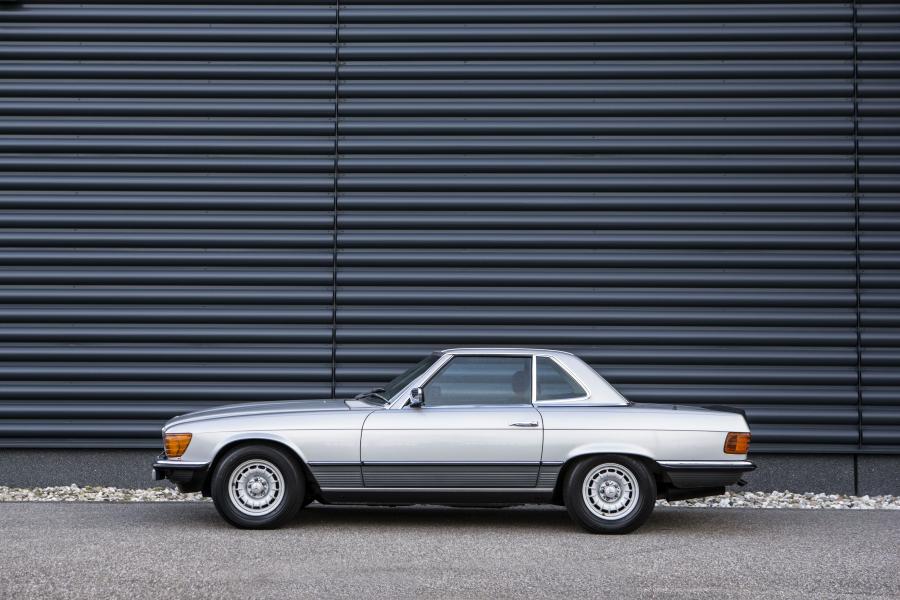  Mercedes-Benz 500 SL 1980 года  (фото 5 из 25)